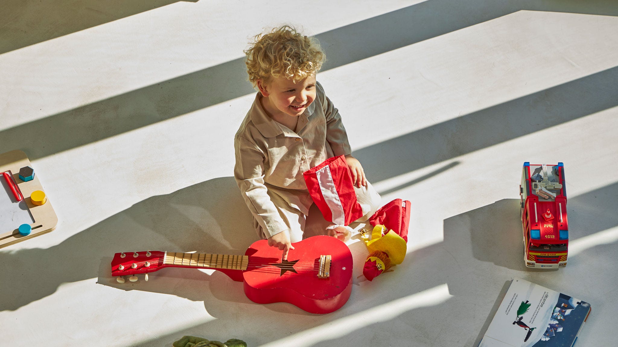 Θέα πόλης με πράσινο περιβάλλοντα χώρο